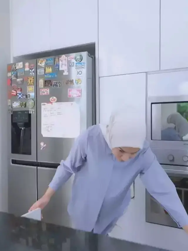 Potret Dapur Rumah Nina Zatulini, Bergaya Minimalis Penuh dengan Nuansa Putih