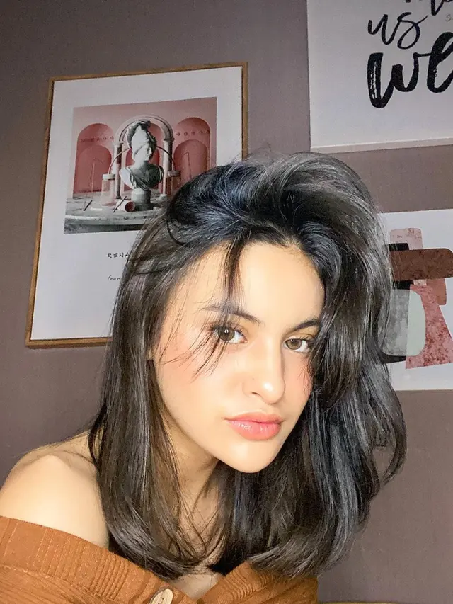 6 Potret Andira Hadley, Selebgram dan Beauty Vlogger Kekasih Bisma