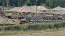 Syuting film terbaru Brad Pitt berjudul `Fury` di pangakalan militer di California, AS. (Dailymail.co.uk/Splash News/wwn)