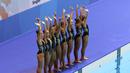Tim renang indah Indonesia beraksi di nomor Team Technical & Free Routine SEA Games 2015. (Bola.com/Arief Bagus)