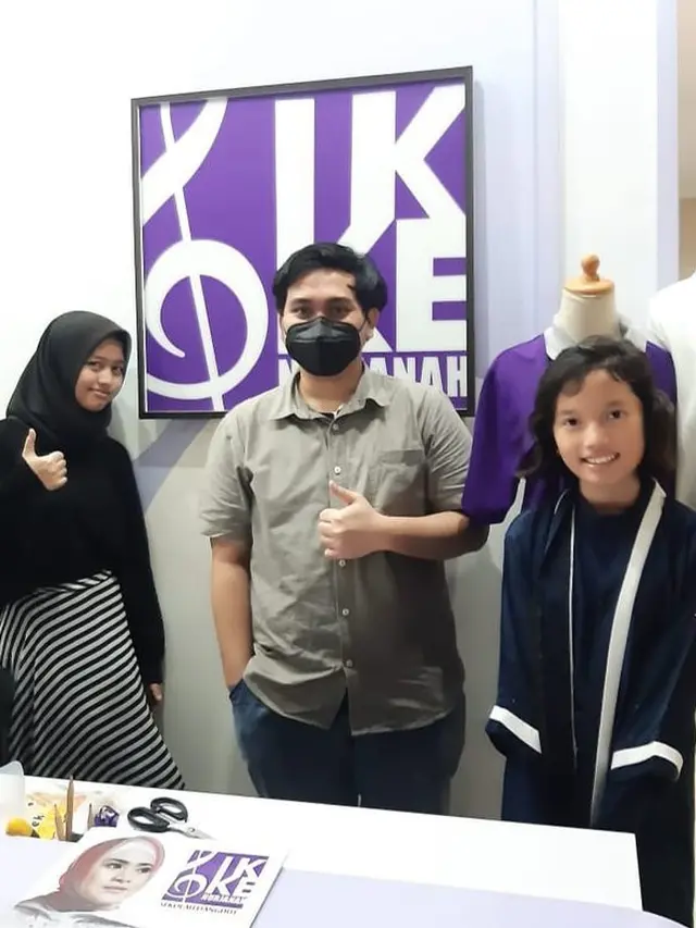 Punya Cita-Cita Jadi Guru, Ini 7 Potret Sekolah Dangdut Ikke Nurjanah