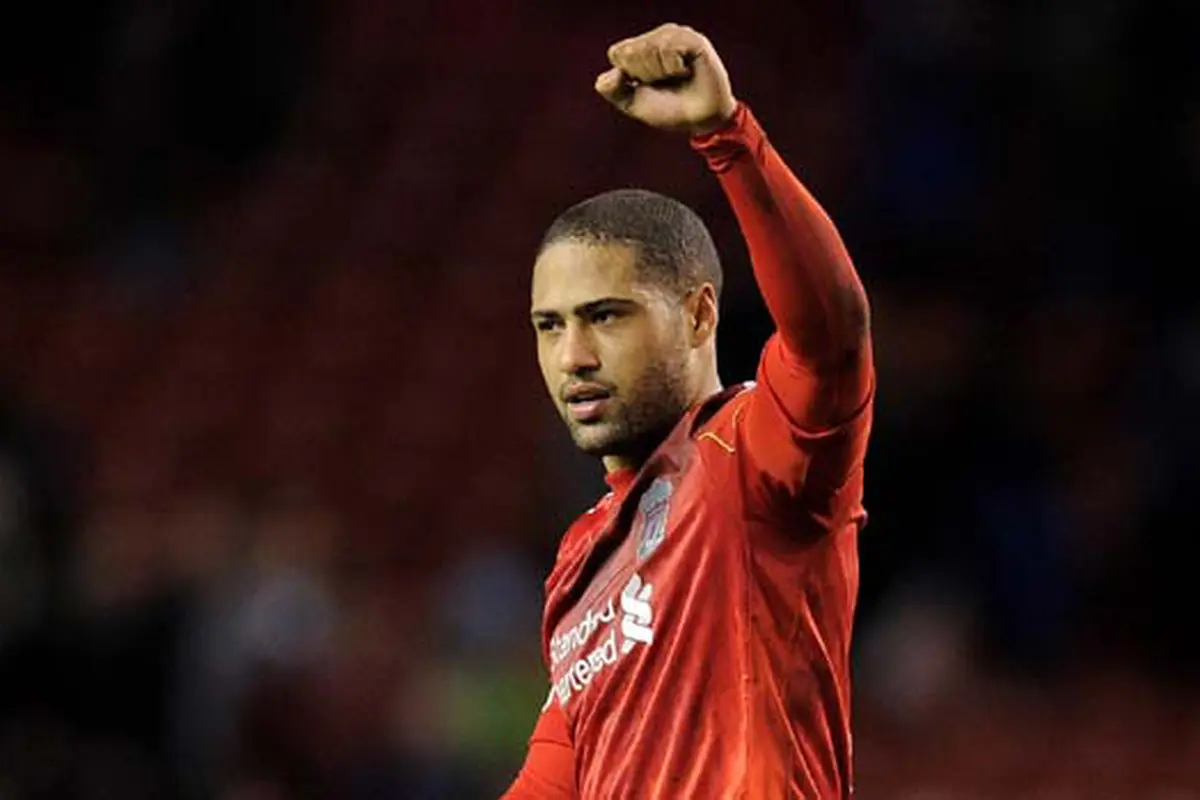 Bek Liverpool Ini Beri Sinyal Pada Roma (udah)