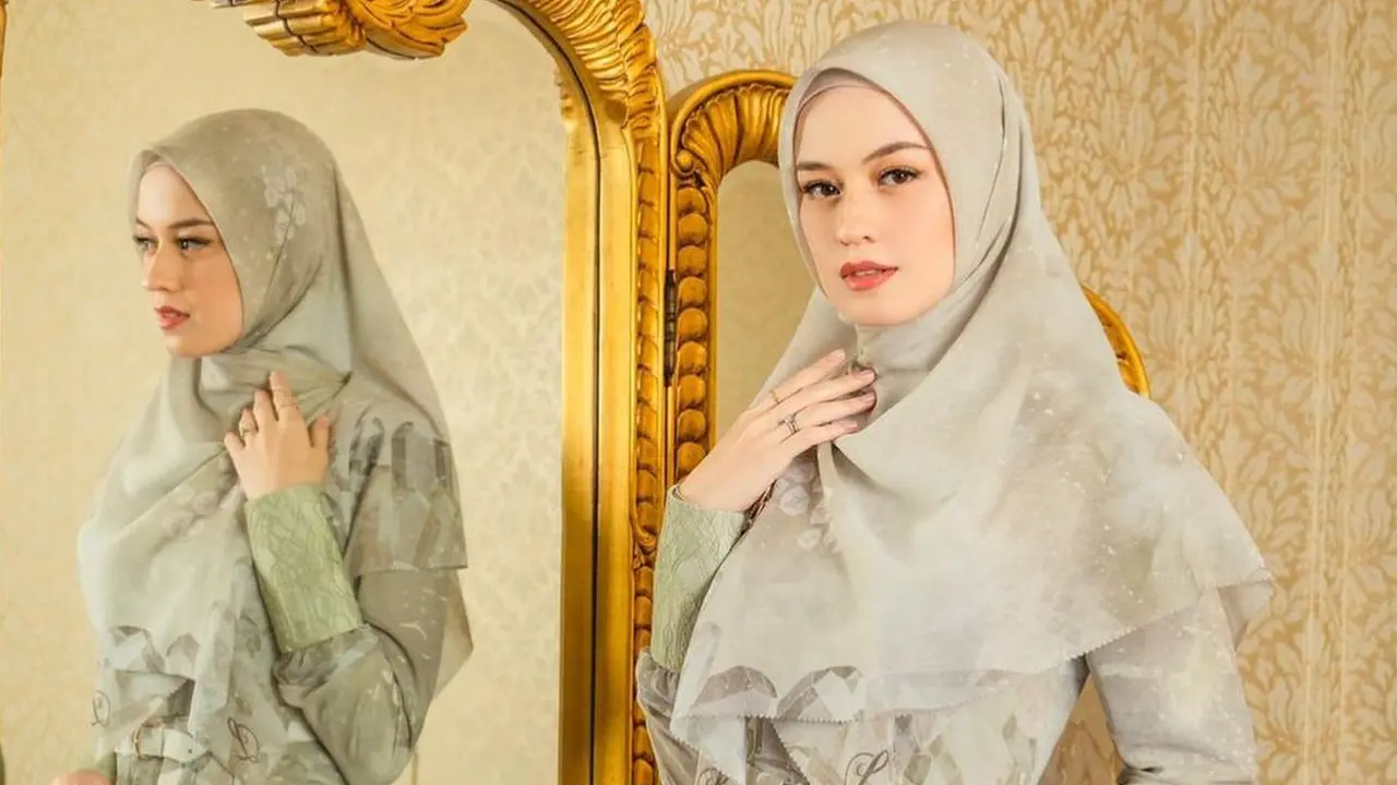 7 Potret Kimberly Ryder saat Pakai Hijab, Banjir Pujian