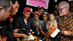 [FOTO] Ratusan Pendukung Jokowi Gelar Syukuran di Bundaran HI