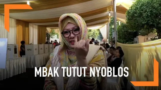 Siti Hardijanti Rukmana datang mencoblos di TPS 02, Gondangdia, Menteng, Jakarta.