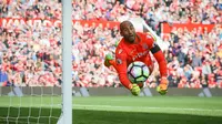 Manchester United resmi menggaet Lee Grant dari Stoke City. (Twitter/Stoke City)