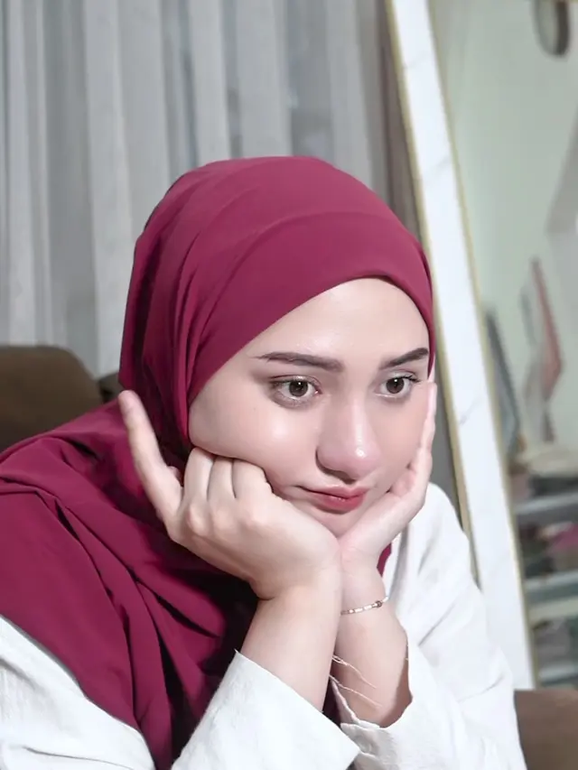 Outfit Merah Putih Hijab Artis