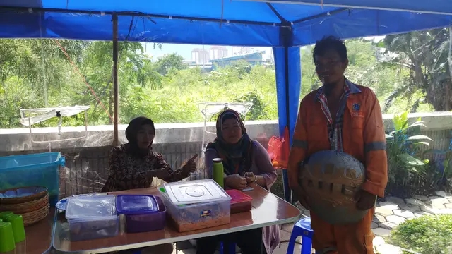 Warung Tionghoa Muslim di Jakarta Jual Makanan Hanya Rp 3 Ribu, bisa juga gratis. (Liputan6.com/Ady Anugrahadi)