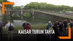 Beberapa jam sebelum upacara pengunduran diri kaisar Akihito pada Selasa (30/4) pagi, sudah banyak warga jepang yang berkumpul di luar kompleks istana kekaisaran. Mereka hadir untuk mengucapkan rasa terima kasihnya atas pengabdian kaisar Akihito untu...