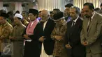 Presiden Afganistan Mohammad Ashraf Ghani (tengah) saat Salat Magrib di Masjid Istiqlal, Jakarta, Kamis (6/4). Selain Salat Magrib Presiden Afganistan tersebut juga melakukan pertemuan dengan beberapa tokoh Islam di Indonesia. (Liputan6.com/Angga Yuniar)