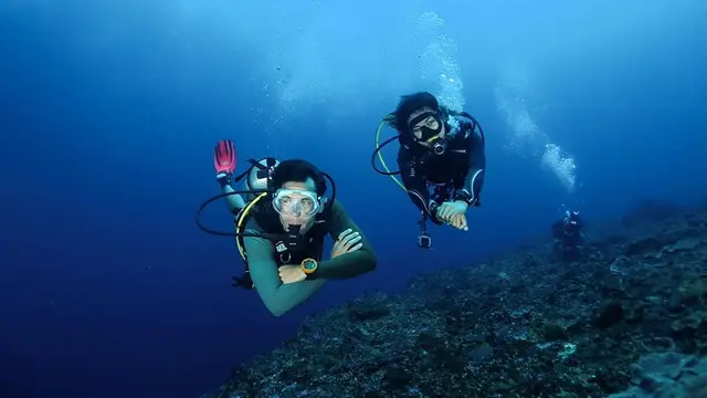 7 Potret Seru Liburan Richard Kyle di Bali, Curi Perhatian