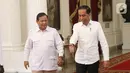 Presiden Joko Widodo saat menerima Ketua Umum Partai Gerindra Prabowo Subianto di Istana Merdeka, Jakarta, Jumat (11/10/2019). Dalam pertemuan tersebut mereka membahas permasalahan bangsa dan koalisi. (Liputan6.com/Angga Yuniar)