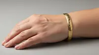 Model Gelang Emas Klasik untuk Tangan Besar