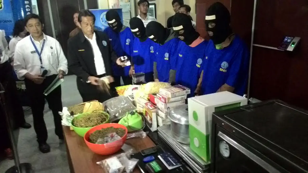 Akibat Konsumsi Brownis Ganja, Pelajar Tertidur 2 Malam