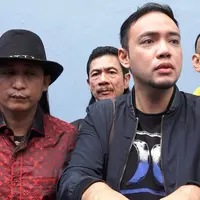 Sandy Tumiwa menceritakan alasannya untuk menggerebek rumah Tessa Kaunang.