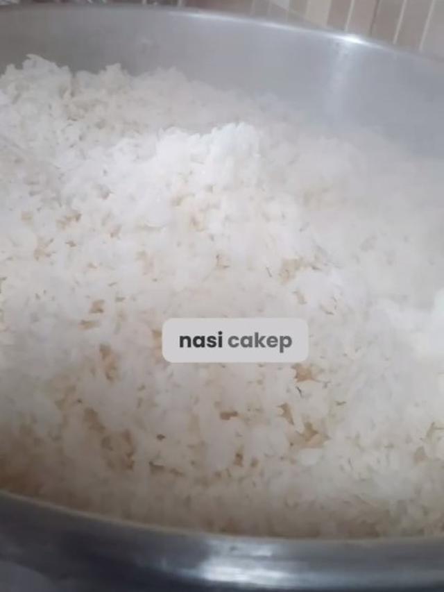 Cara Tanak Nasi Sampai Pulen dan Rendah Gula dengan Metode Siram