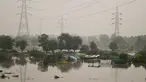 Pandangan umum menunjukkan daerah dataran rendah yang terendam banjir di dekat Sungai Yamuna setelah meluap akibat hujan monsun, di New Delhi pada 11 Juli 2023.
