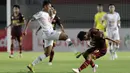 PSM langsung tampil menyerang di awal babak kedua mengingat mereka unggul jumlah pemain. Akan tetapi, beberapa kali upaya serangan tim berjulukan Juku Eja tersebut masih belum membuahkan hasil. (Bola.com/M Iqbal Ichsan)