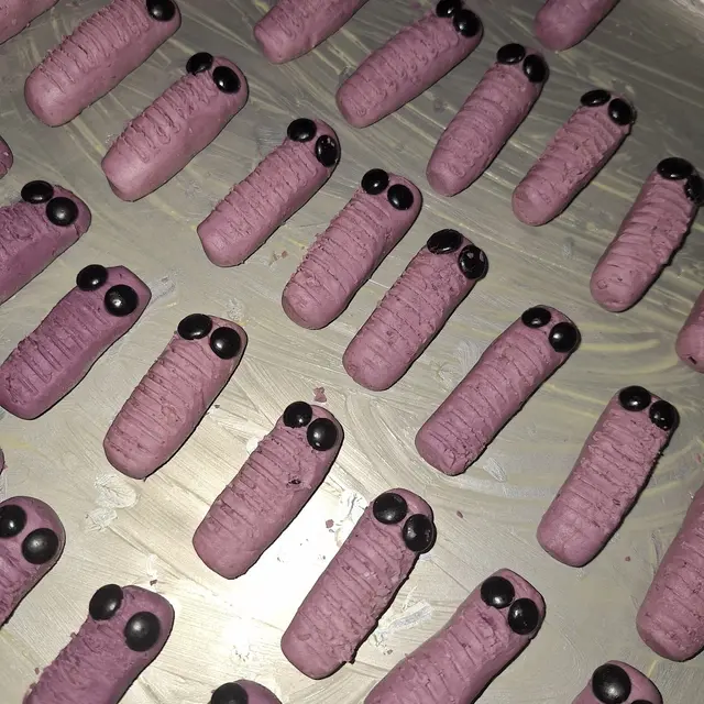 6 Potret Kue Ulat Lebaran ala Netizen Ini Bikin Senyum Tipis, Sedang Viral