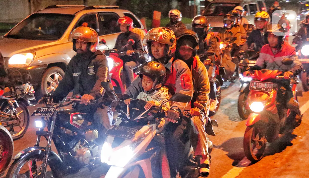 Dan diprediksikan akan terus meningkat hingga sore petang nanti. (Liputan6.com/Angga Yuniar)