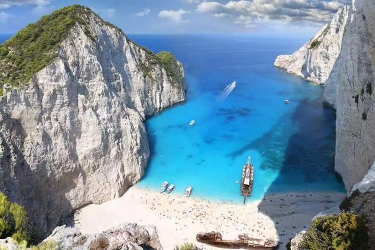 5 Destinasi Pantai dari Seluruh Dunia dengan Biaya Terjangkau