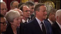 Terlihat Mantan Perdana Menteri Inggris David Cameron dan Theresa May di acara proklamasi Raja Charles III. Dok: YouTube/The Royal House