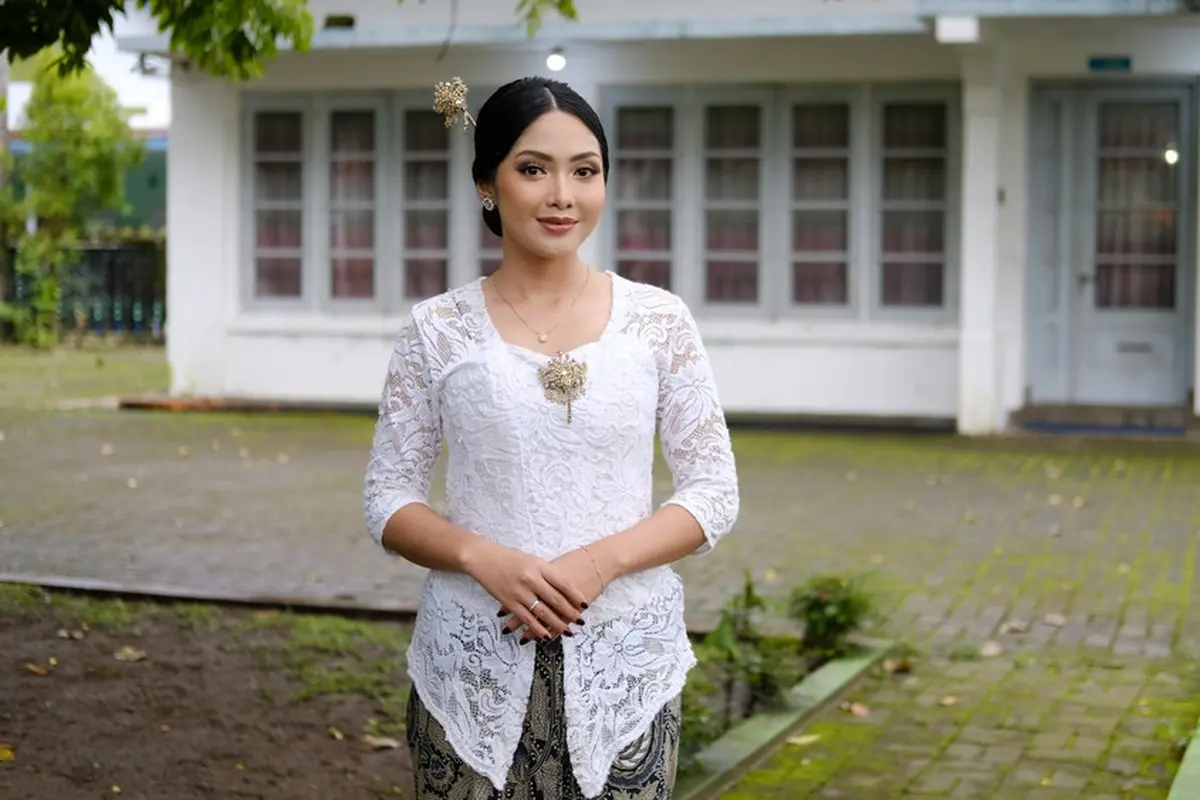 kebaya-kezo