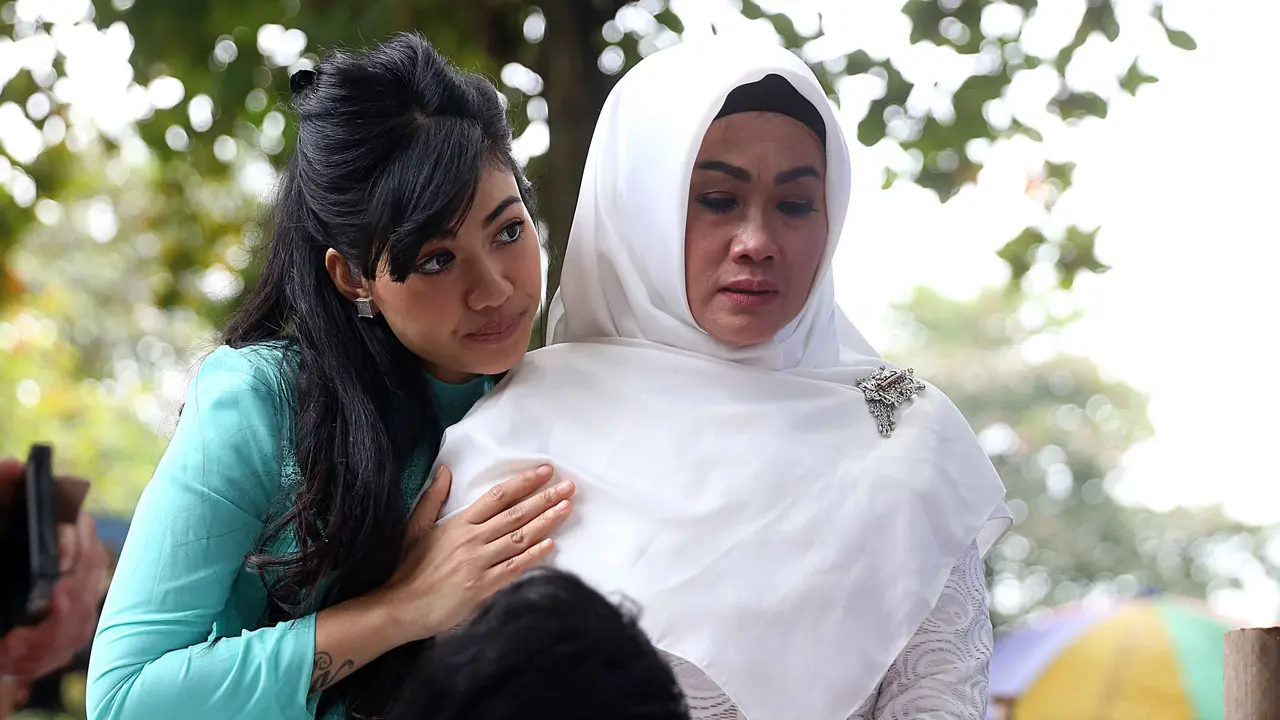 [Bintang] Keluarga Julia Perez
