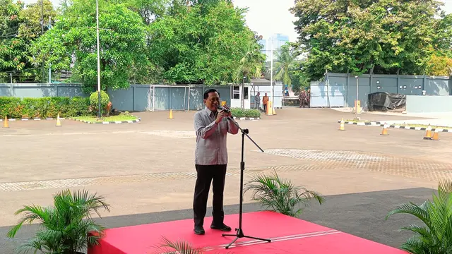 Direktur Utama Indosiar Imam Sudjarwo saat memberikan sambutan dalam acara penyerahan hewan kurban. (Istimewa)