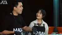 Keakraban Fuji dan Thariq bikin netizen ingin menjodohkan keduanya. (Sumber: YouTube/AH)