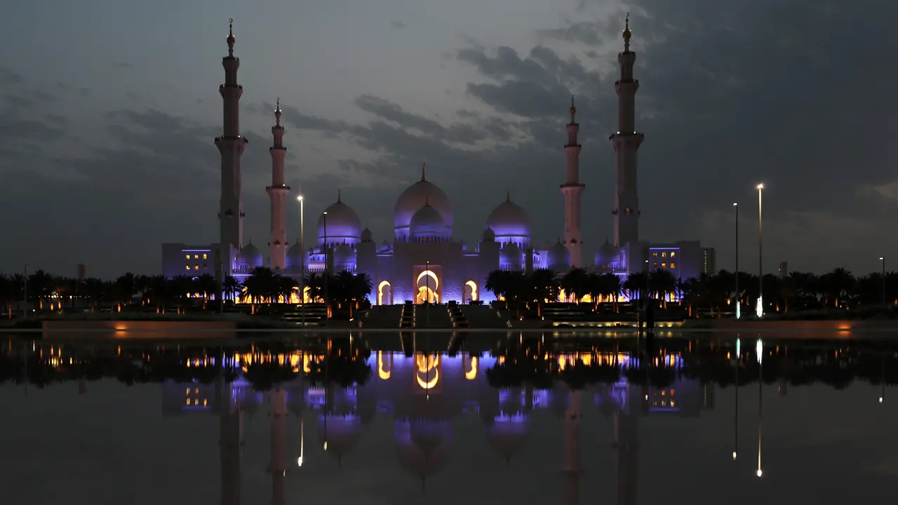 Masjid Agung Sheikh Zayed di Abu Dhabi