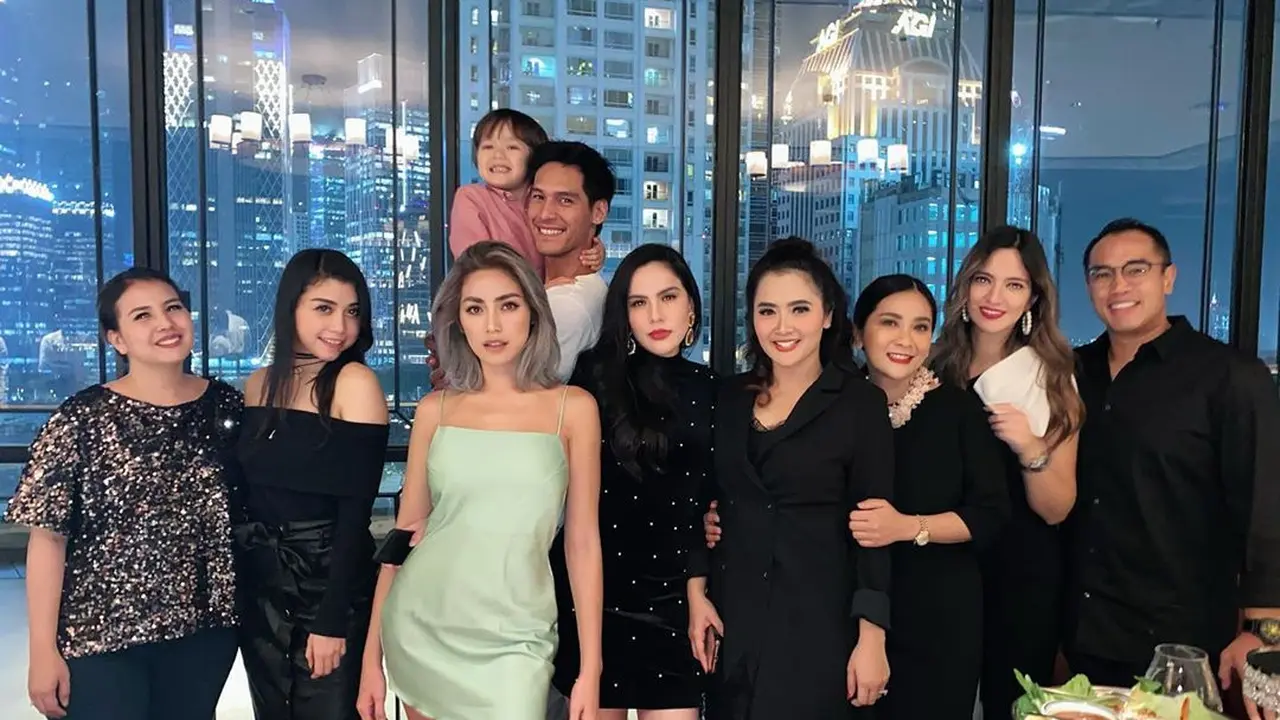 Jessica Iskandar dan Sahabat-Sahabatnya