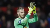 Manchester United's David de Gea applauds the fans at the end of the match Action Images via Reuters / Ed Sykes