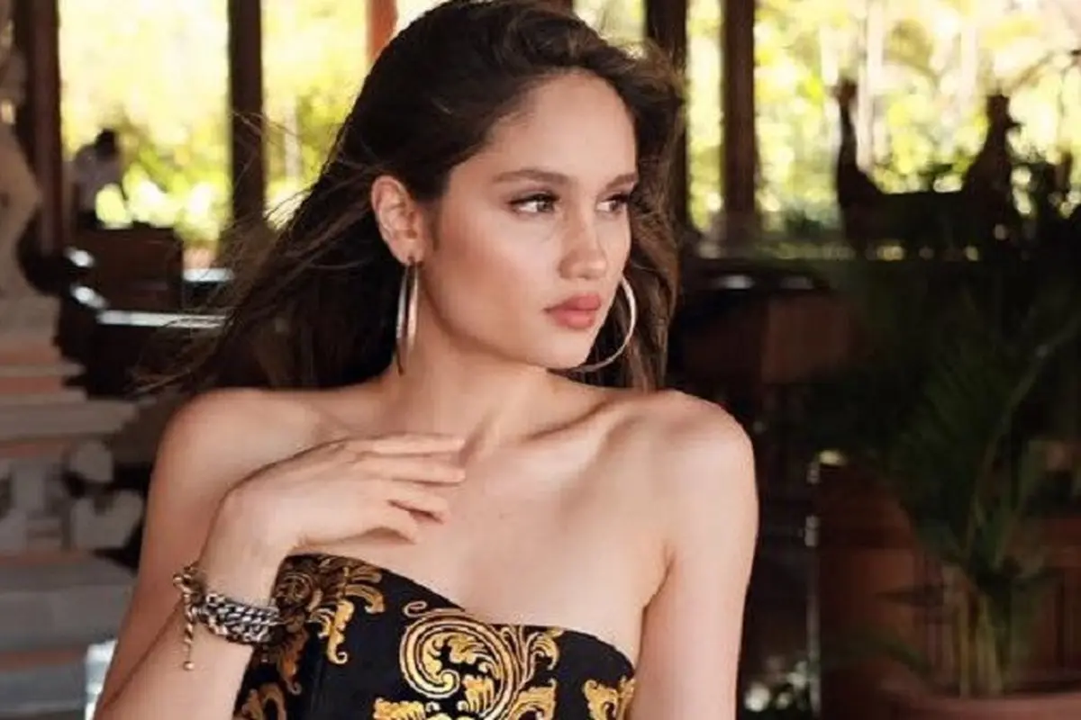 Cinta Laura