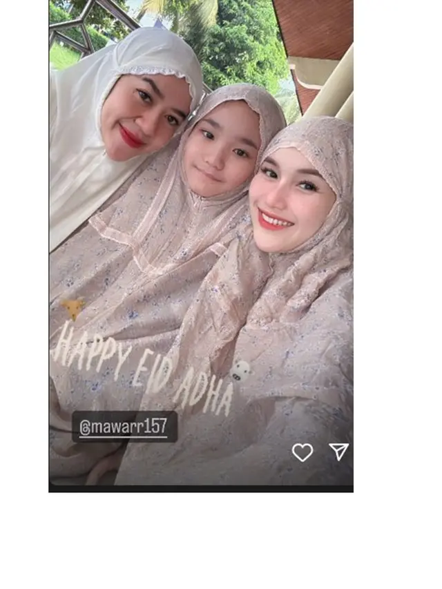 8 Potret Ayu Ting Ting Rayakan Idul Adha Tanpa Orang Tua, Tampil Berhijab