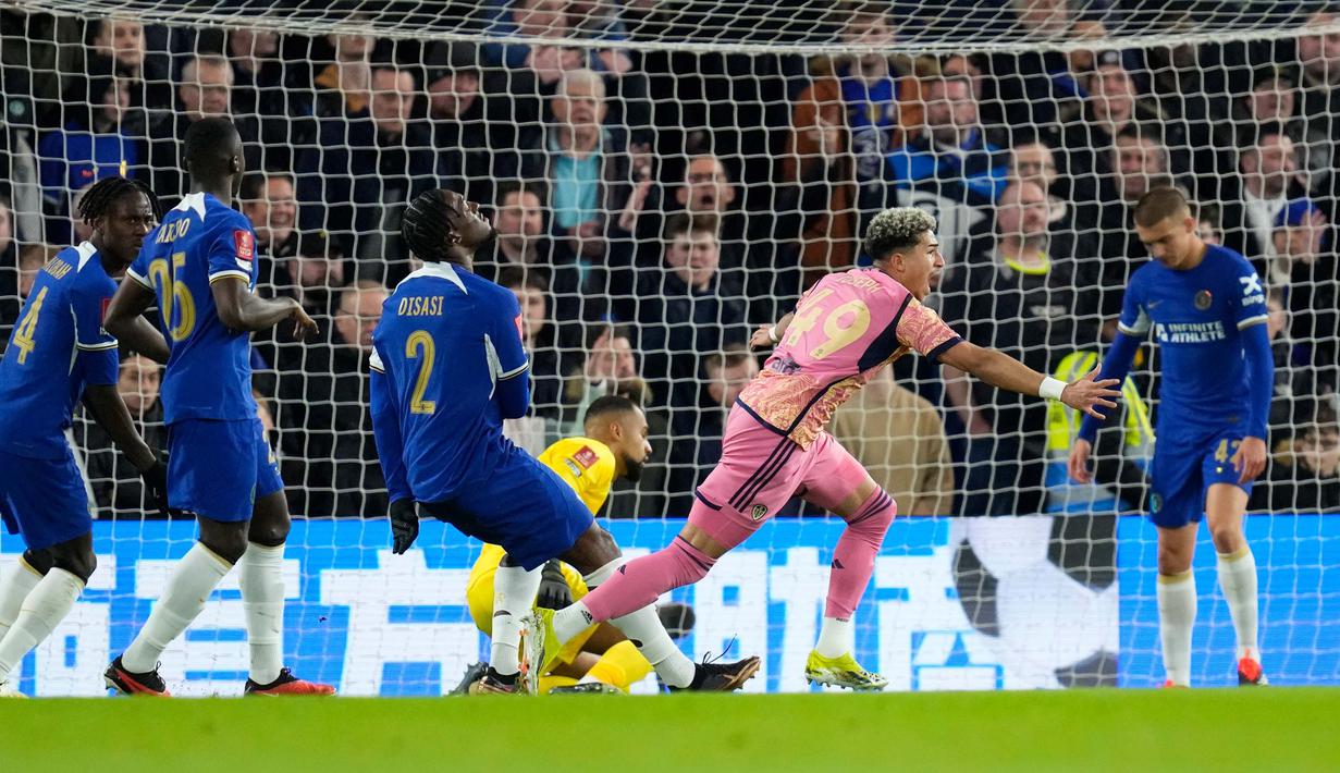 Gol pemain Leeds United, Mateo Joseph pada menit ke-8 sempat membuat panik pertahanan Chelsea. (AP Photo/Kirsty Wigglesworth)