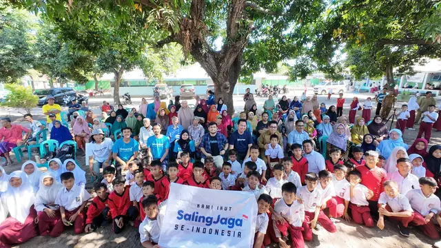 Acara 'Mengembara Biru Cycling Expedition Finale' di SDN 02 Gondang. Dok: Kitabisa