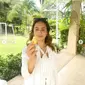 Ekspresi Pevita Pearce Saat Makan Durian Buat Pertama Kali. foto: Instagram @pevpearce