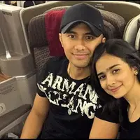 Kebahagiaan Hengky Kurniawan dan Sonya Fatmala akan semakin lengkap, sebentar lagi rumah tangga mereka bakal di anugerahi satu lagi buah hati.