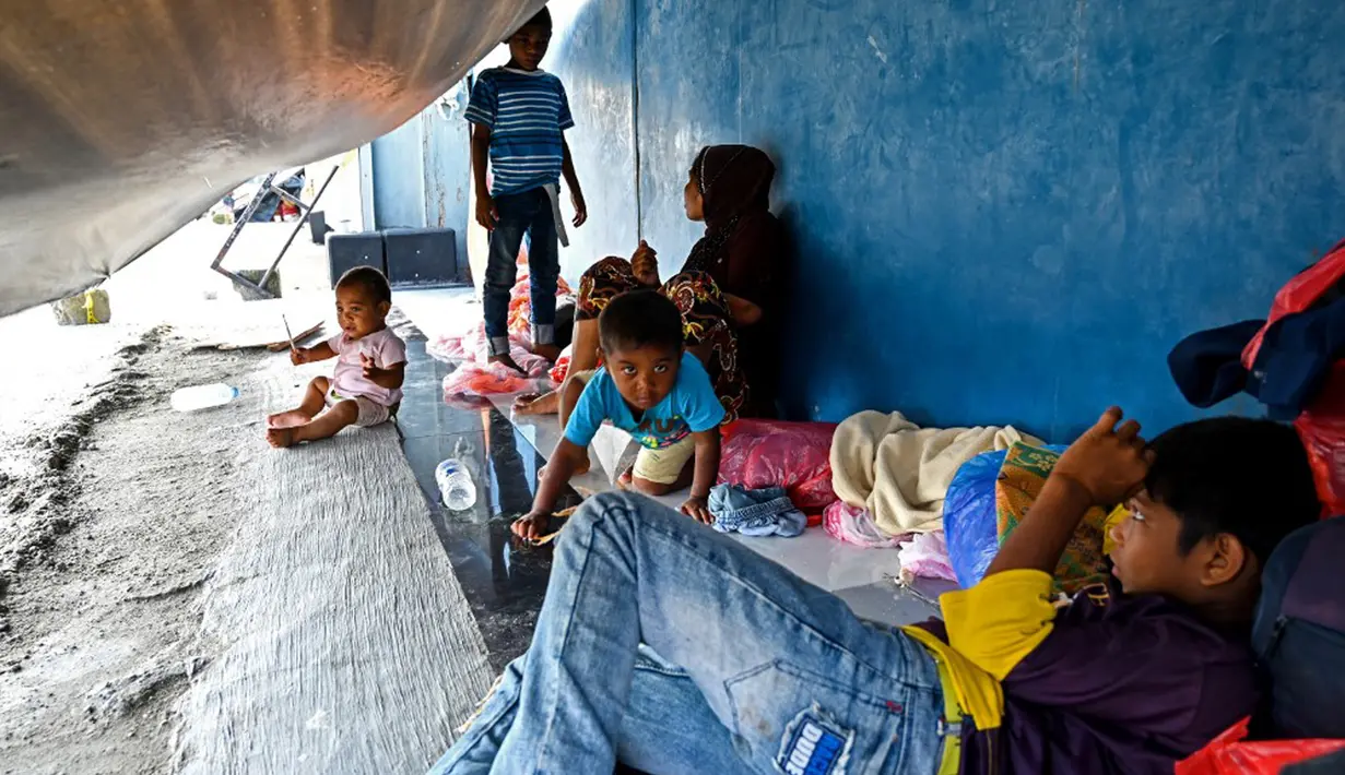 Keberadaan etnis Rohingya di kawasan Pelabuhan CT-1 Sabang dinilai telah menimbulkan gejolak gelombang penolakan di tengah masyarakat. (CHAIDEER MAHYUDDIN/AFP)