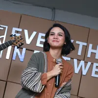 Andien feat Endah N Rhesa (Deki Prayoga/Fimela.com)