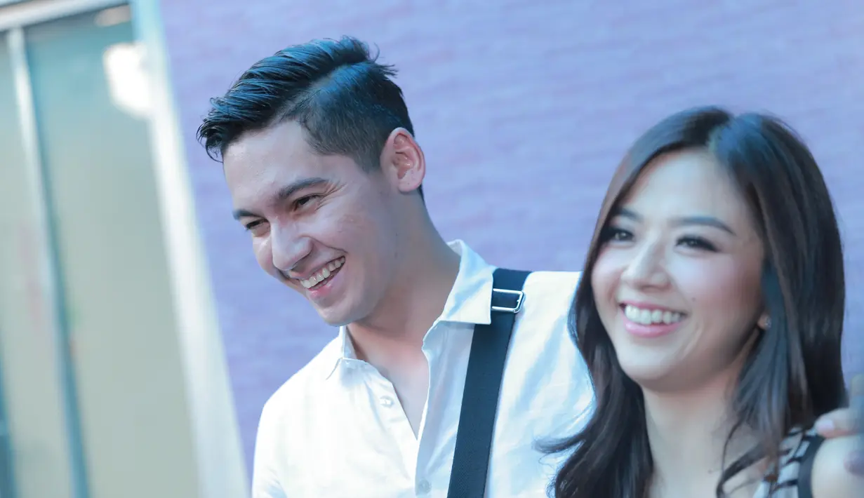 Yang pasti, Mue dan Franda sudah sepakat untuk menunda memiliki momongan setelah resmi menikah. "Kita pengennya ditunda dulu (soal momongan)," kata Samuel Zylgwyn. (Adrian Putra/Bintang.com)