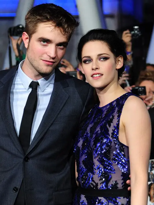 Namun di sisi lain keduanya sudah tak mungkin kembali menjalin cinta. Pasalnya, sekarang ini Stewart sudah bahagia bersama kekasihnya, Stella Maxwell, dan Pattinson pun juga belum lama disebut berpacaran dengan FKA Twigs. (AFP/Frederick J.Brown)
