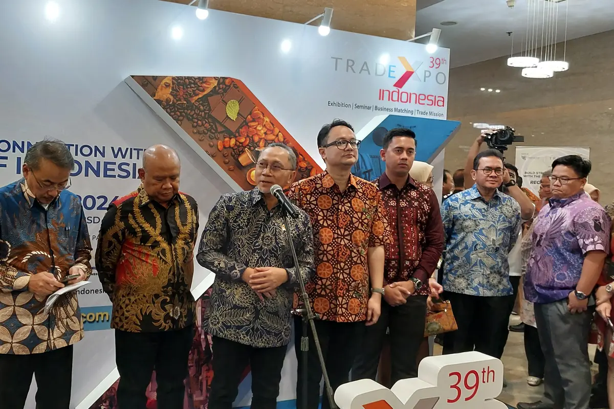 Menteri Perdagangan Zulkifli Hasan resmi meluncurkan Trade Expo Indonesia ke 39 Tahun 2024 di Kantor Kemendag, Jakarta, Jumat (31/5/2024). (Arief/Liputan6.com)