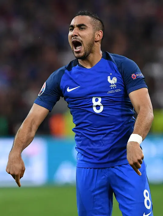 2. Dimitri Payet, gelandang West Ham ini menjadi solusi bagi MU jika gagal mendatangkan Pogba. Kabar dari Top Mercato, Setan Merah menyiapkan dana sebesar 50,3 juta poundsterling untuk memboyongnya ke Old Trafford. (AFP/Franck Fife) 