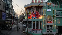 Gambar pada 10 Januari 2020 memperlihatkan Pyeongyang Bar bertema Korea Utara yang terletak di distrik Hongdae Seoul. Satu-satunya bar di Seoul yang bertema Korea Utara tersebut bertujuan untuk menawarkan suasana seperti di Korea Utara kepada pelanggan Korea Selatan. (Ed JONES/AFP)