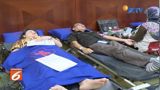 Dalam rangka memperingati HUT ke-28 SCTV, Yayasan Pundi Amal Peduli Kasih gelar donor darah di Senayan City.