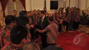 Ketua Umum BPH Hipmi Bahlil Lahadalia memperkenalkan 154 pengurus Hipmi periode 2015-2018 dan kepada Presiden Joko Widodo di Istana Negara, Jakarta, Senin (6/4/2015). (Liputan6.com/Faizal Fanani)