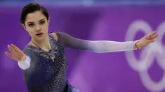 Evgenia Medvedeva saat tampil dalam kejuaraan figure skating selama Olimpiade Musim Dingin 2018 di Gangneung Ice Arena, Gangneung, Korea Selatan (21/2). Medvedeva merupakan atlet Rusia kelahiran 19 November 1999 . (AP Photo / Bernat Armangue)