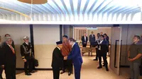 Wakil Presiden (Wapres) RI Ma’ruf Amin, melakukan pertemuan dengan Perdana Menteri (PM) Malaysia Anwar Ibrahim di Kuching, Malaysia, Selasa (28/11/2023). (Liputan6.com/Delvira Hutabarat)